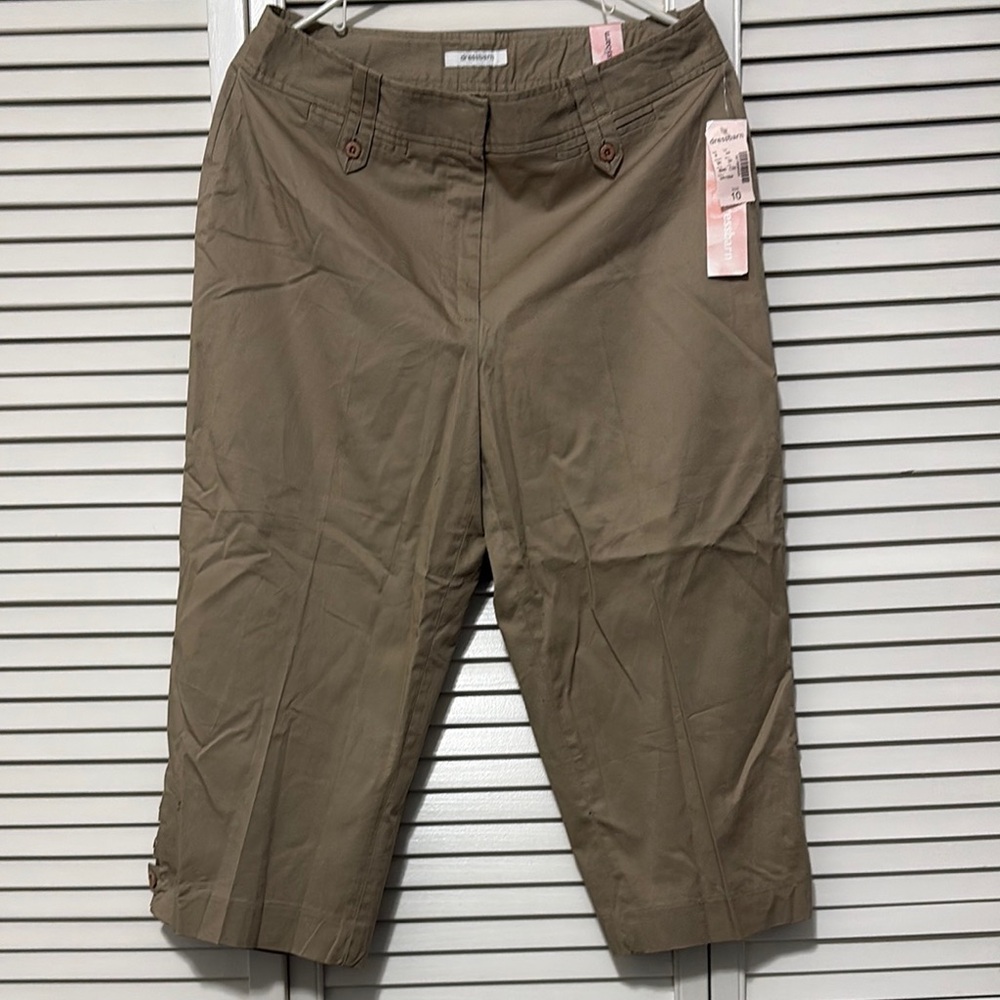Women's Khaki Capri Pants